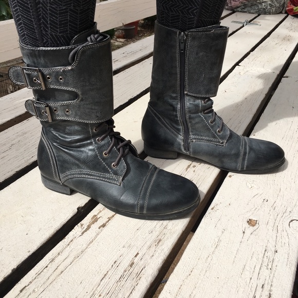 Boot - Picture 4 of 4